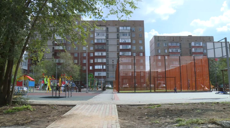 Дворовые территории массово благоустраивают в Караганде