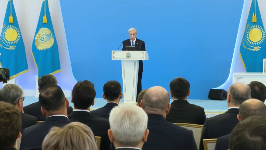 Президент Ата заңға қол қойды