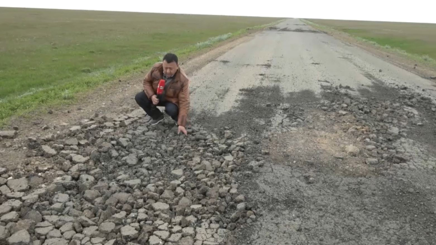 БҚО-да жүк көліктері жолдарды бүлдіріп жатыр