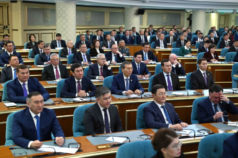 Президент: Біз мұғалімдердің абырой-беделін қорғауымыз қажет