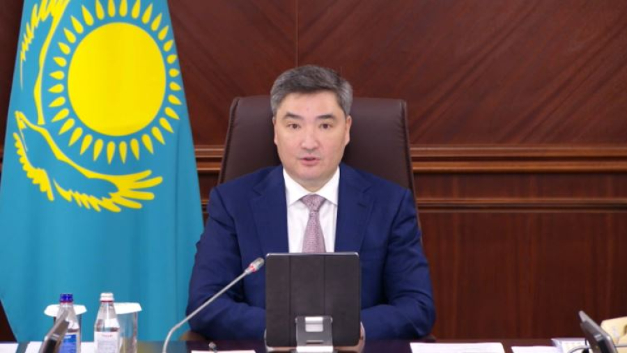 Бектенов призвал родителей контролировать досуг детей в каникулы