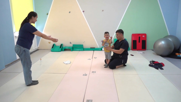 Нехватку реабилитационных центров для взрослых с ДЦП обсудила депутат Мажилиса