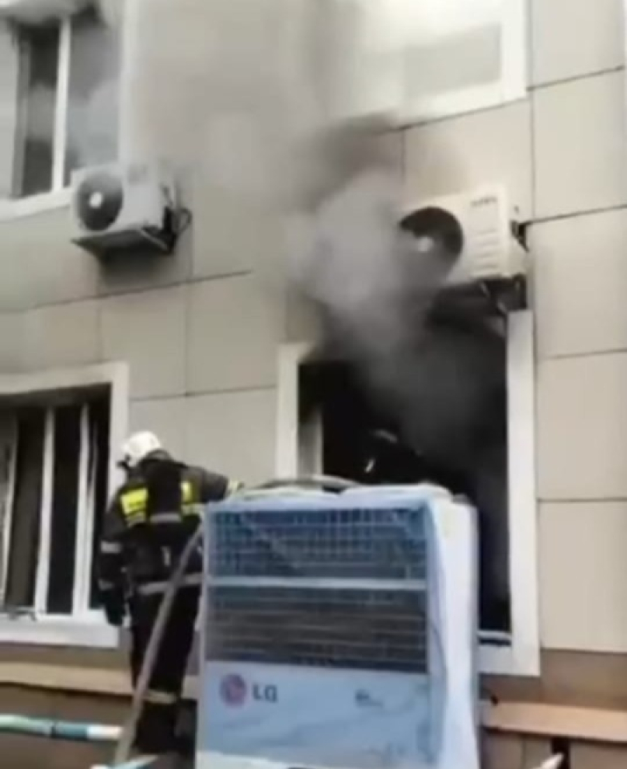 Сильное задымление и шесть горящих бутиков: пожар произошел в Павлодаре