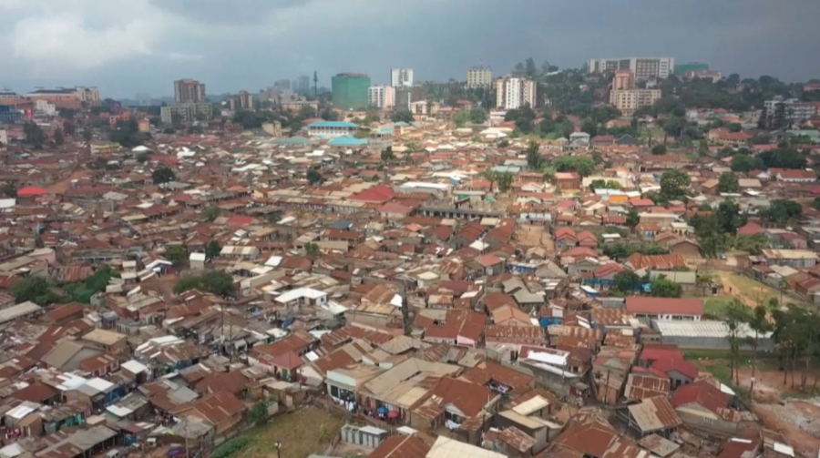 Трущобы в Уганде превращают в фермы