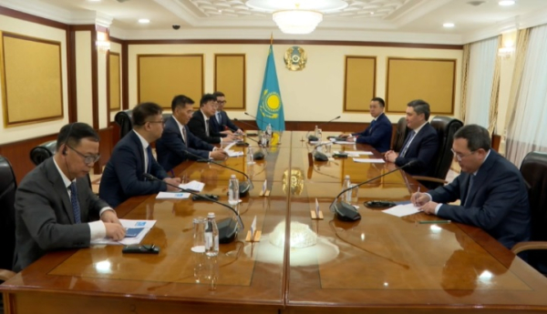 Бектенов обсудил перспективы инвестиционного сотрудничества с главой САМСЕ