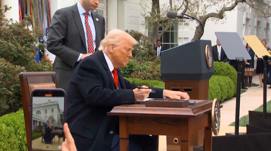 Дональд Трамп объявил о введении пошлин в отношении 185 стран