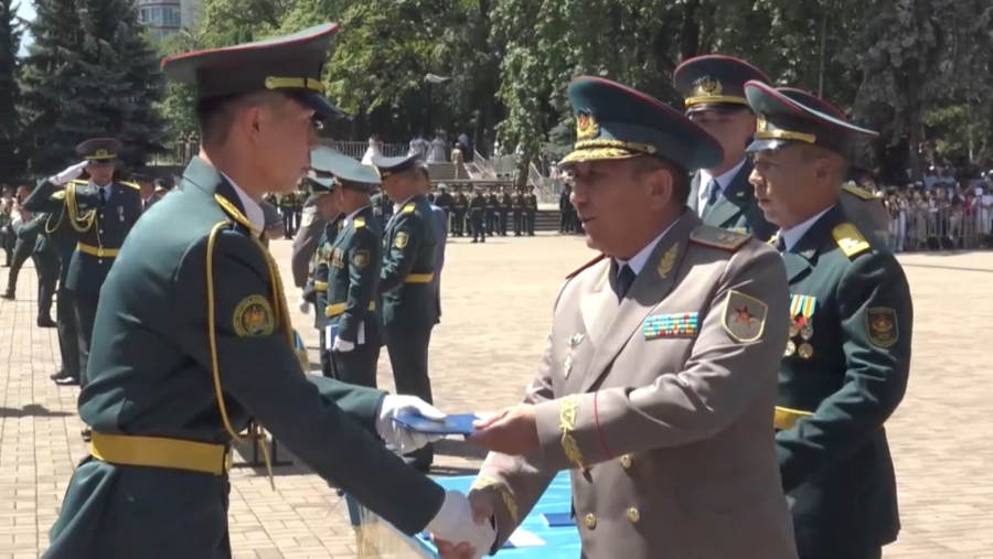 Қарулы Күштер қатарын 210 лейтенант толықтырды