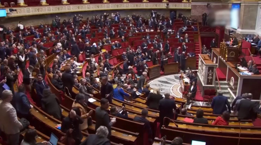 Бюджетный тупик во Франции: риск вотума недоверия