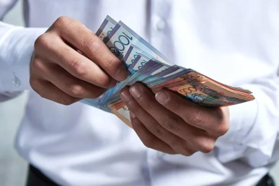 Ең төменгі жалақыны көтеру мәселесі қазанда қаралады