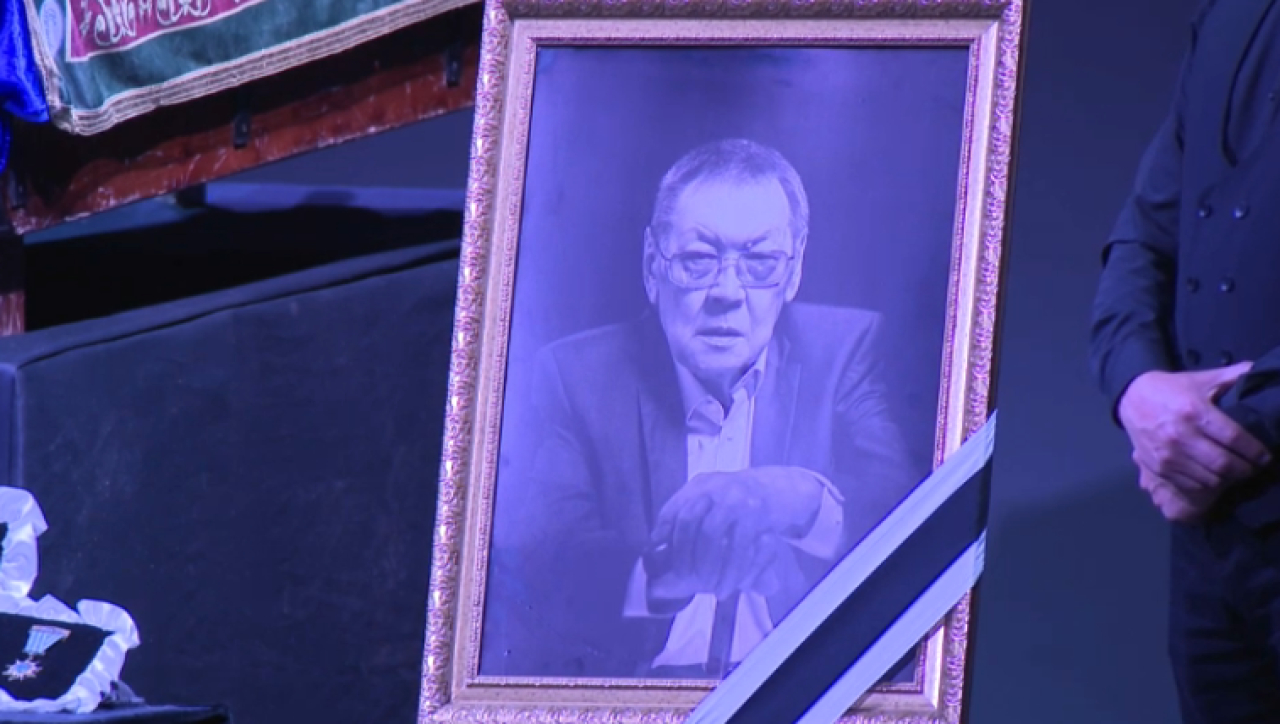 С Есмуханом Обаевым простились в Алматы