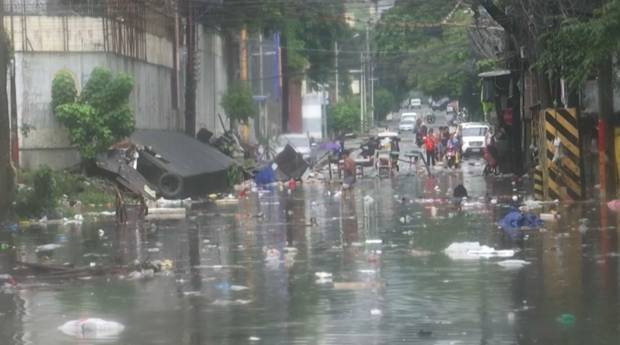 50 тысяч человек эвакуировали на Филиппинах из-за тайфуна