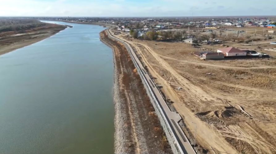 В Атырауской области приступили к строительству противопаводковой дамбы