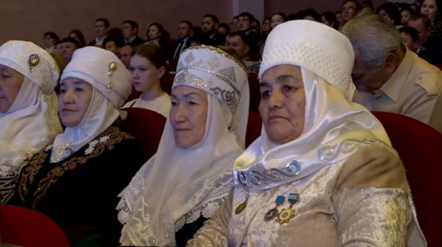 Труд актюбинцев отметили госнаградами