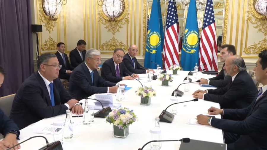 Президент РК встретился с министром торговли США