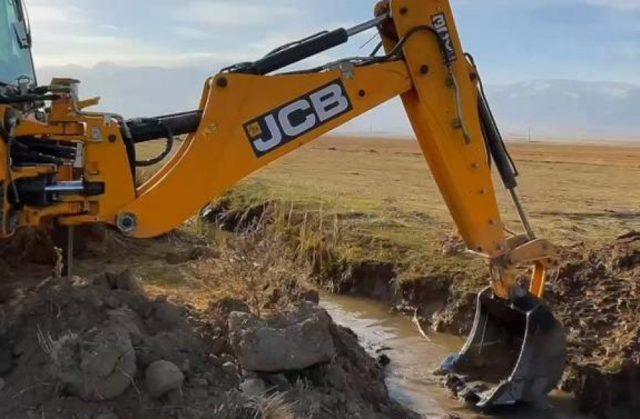 Впервые за 30 лет чистят каналы в Жамбылской области