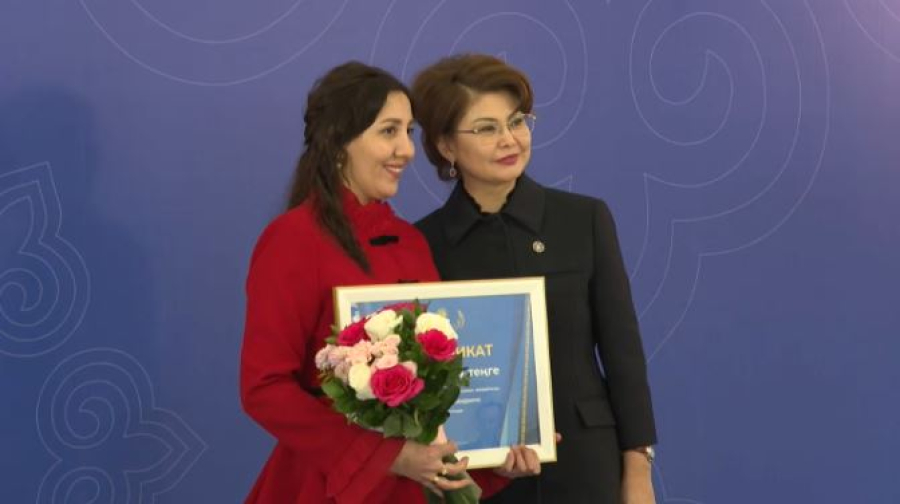 Обладателей гранта «Тәуелсіздік ұрпақтары» наградили в Астане