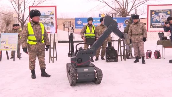 Школьникам устроили экскурсию в воинскую часть в Конаеве