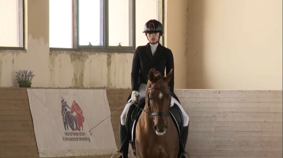 Атпен мәнерлеп жүруден республикалық чемпионат өтіп жатыр