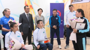 М. Әшімбаев паралимпиадалық командамен кездесті