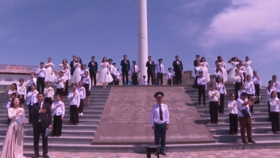 Госслужащие приняли присягу в Туркестане