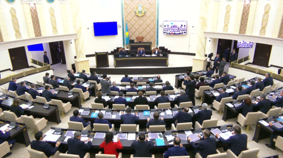 Республикалық бюджетке қатысты заң мақұлданбады