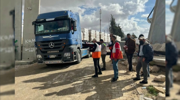 50 грузовиков с гумпомощью въехали в сектор Газа