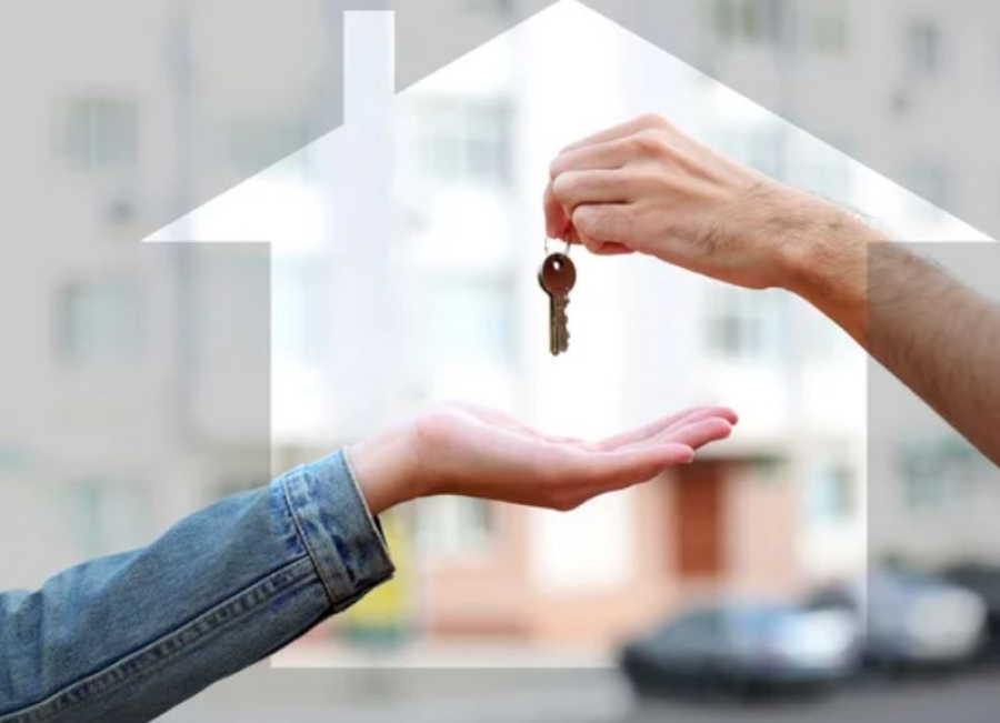 Чиновник проживал в квартире ребенка-сироты 2 года