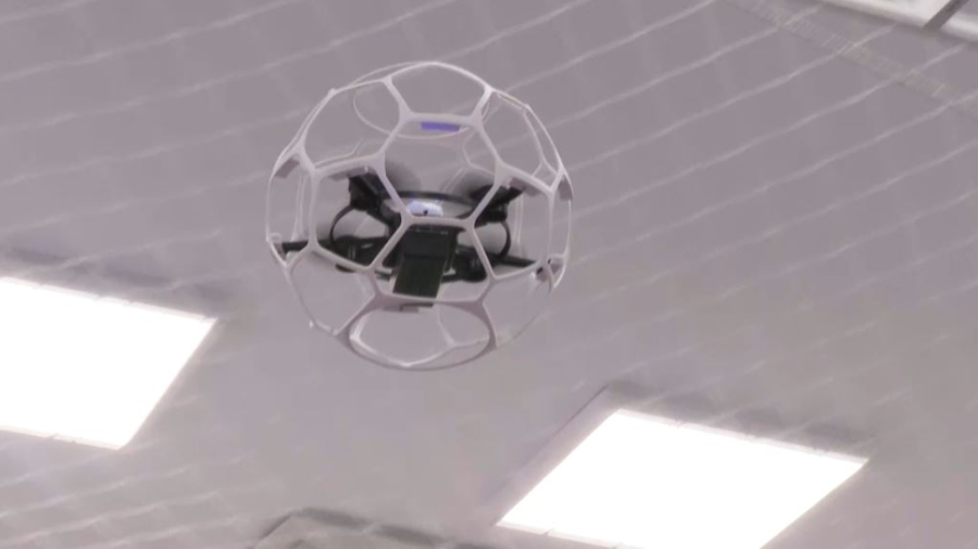 Управлять дронами учат детей в Актау