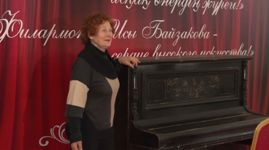 Пианино XIX века подарили Павлодарской областной филармонии