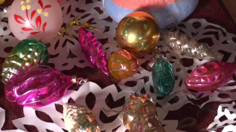 Выставка старинных новогодних игрушек прошла в Павлодаре