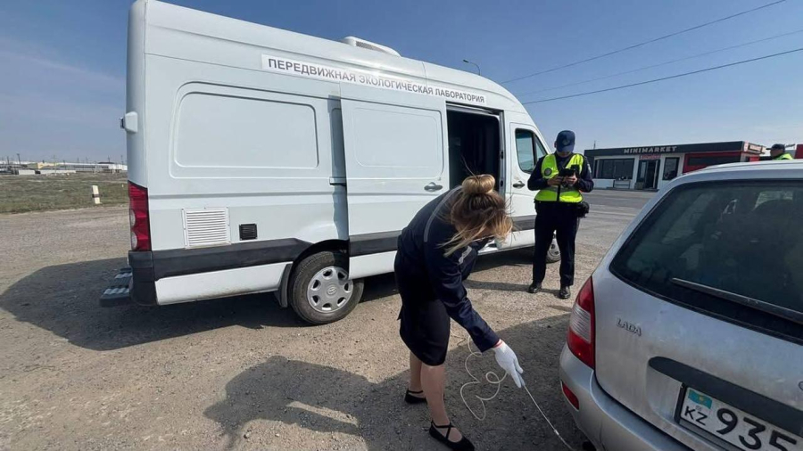 Больше тысячи автомобилей проверили на вредные выбросы в Казахстане