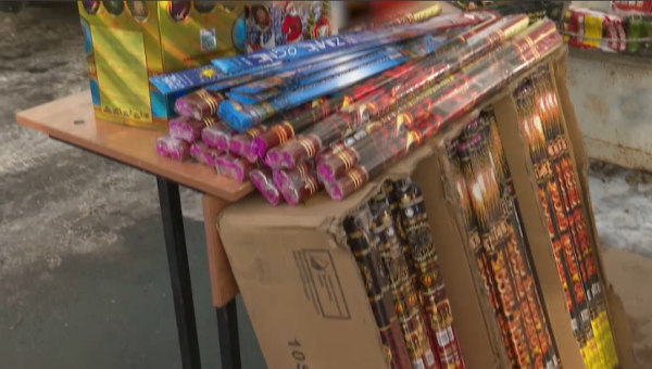 Контроль за продажей фейерверков призывают усилить