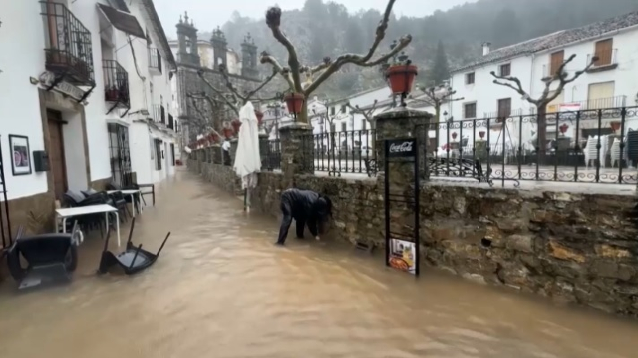 Шторм «Леонардо» обрушился на Испанию