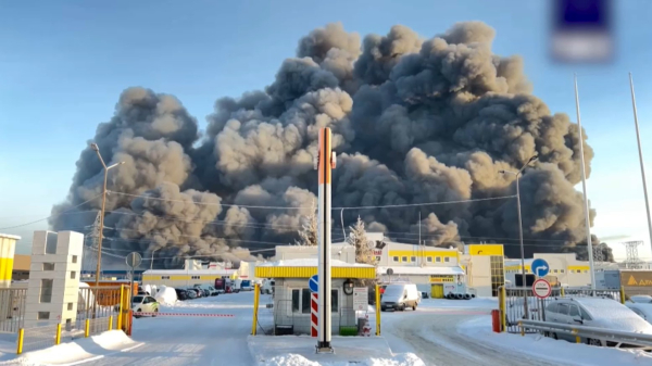 Склад Wildberries загорелся в Санкт-Петербурге