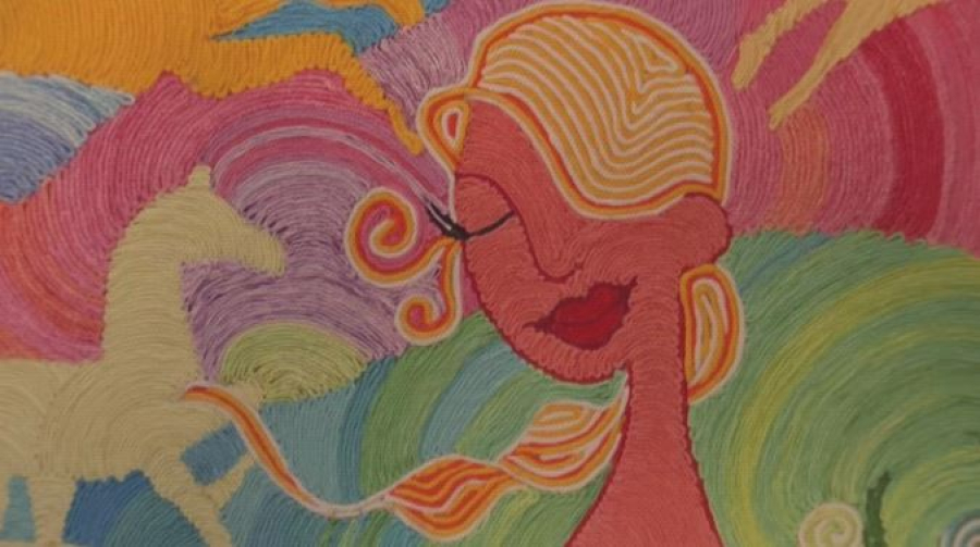 Художница из Алматы создаёт картины из пряжи и клея