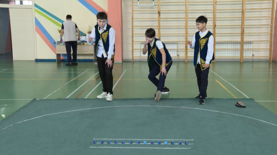 Асық ату: ермек пе, ем бе?