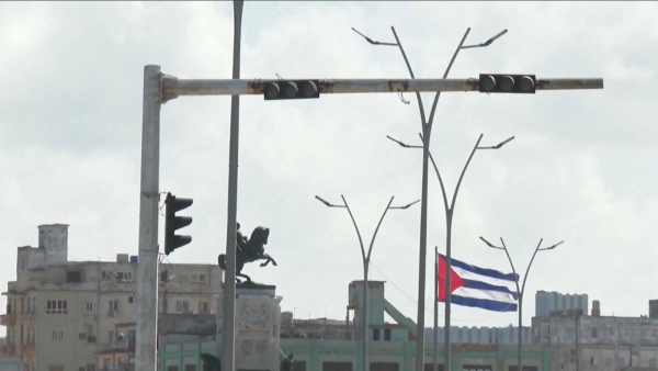 Кубада мектептер мен компаниялар жұмыс істемей тұр