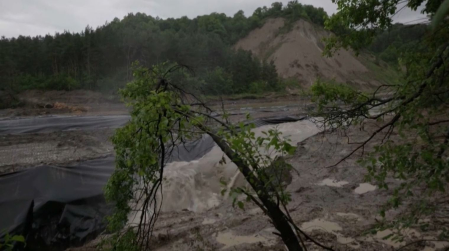 Танымал тұз үңгіріне су тасқынынан қауіп төнді