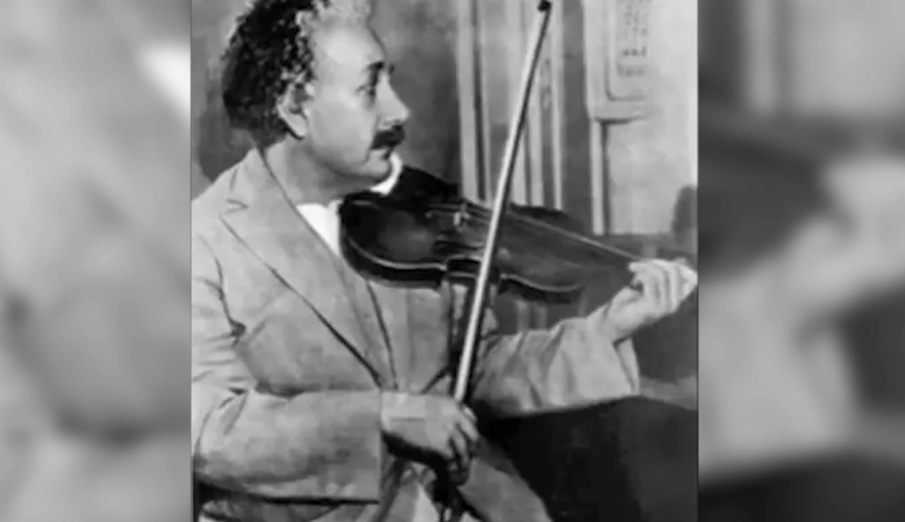 Эйнштейннің скрипкасы $1,5 млн-ға сатылды