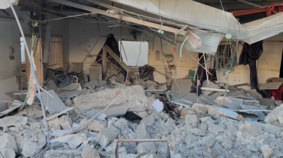 Армия Израиля нанесла авиаудары по больнице Аль-Ахли в секторе Газа