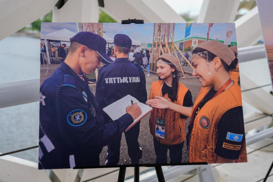 Астанадағы саябақта «Заң және тәртіп» фотокөрмесі өтіп жатыр