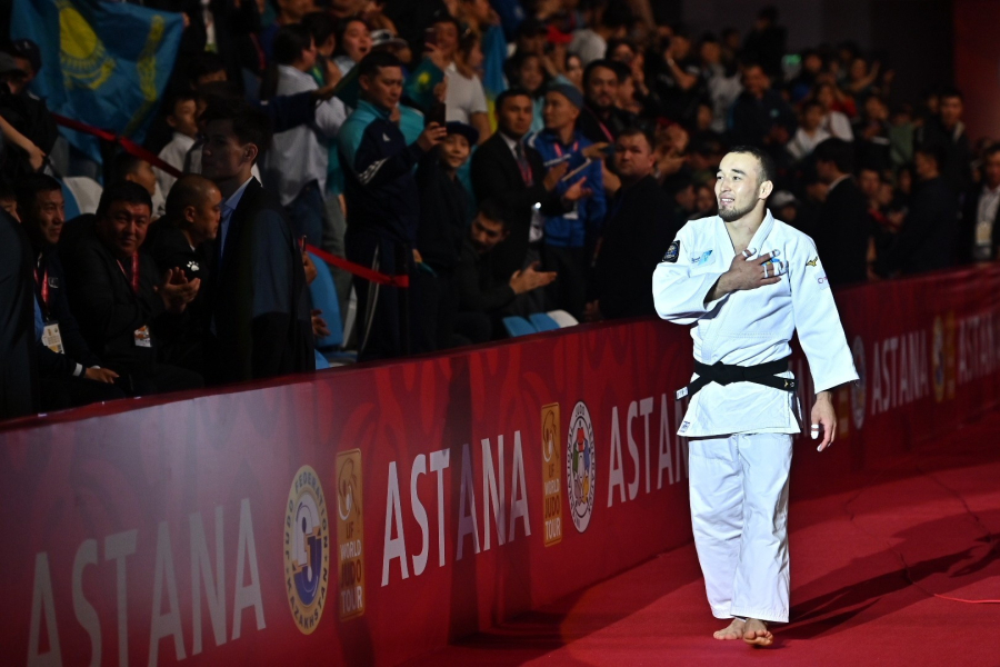 Дзюдоист Абылайхан Жубаназар с победы стартовал на чемпионате мира