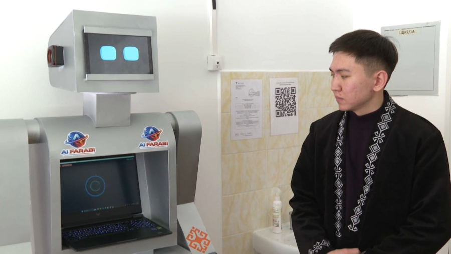 Көкшетаулық мұғалімдер робот құрастырды