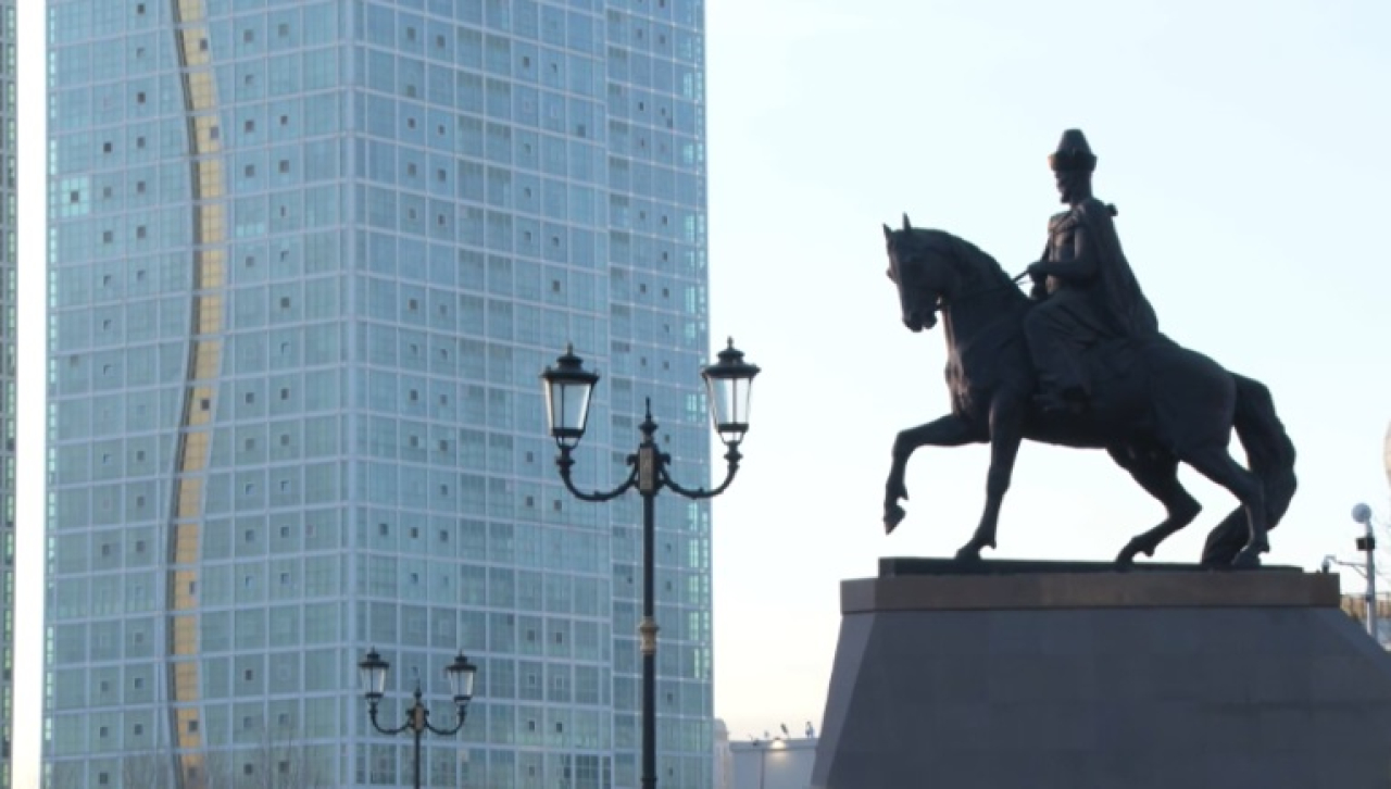 Принятая Конституция задает новый вектор развития страны