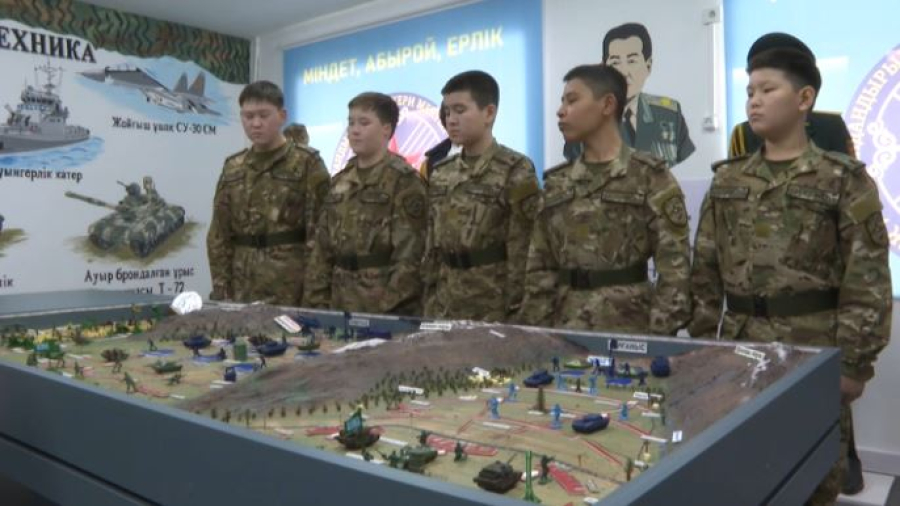 180 кадетов учатся в военной школе Тараза