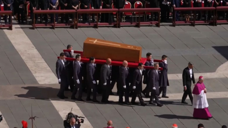 Рим Папасы Санта-Мария-Маджоре шіркеуінде жерленді