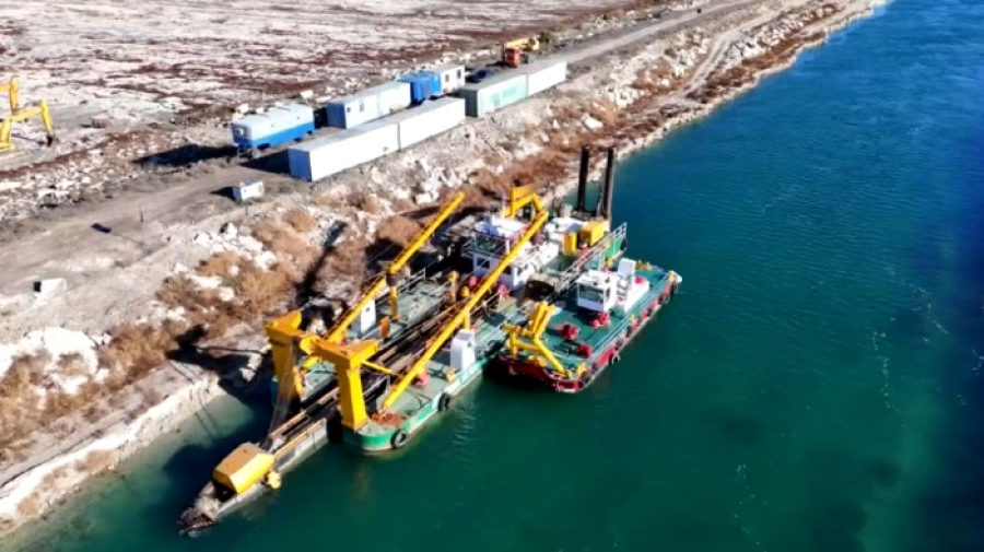 В Актау углубляют водозаборный канал