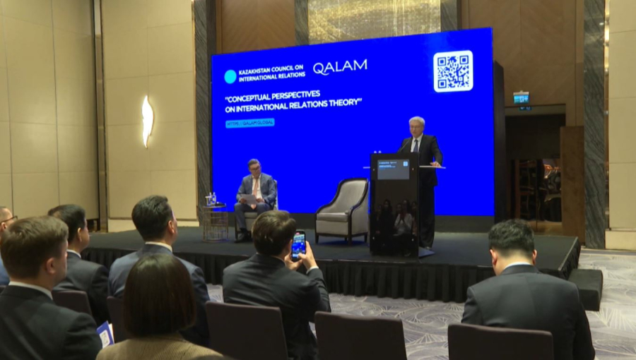 Астанада халықаралық қатынастар саласының маманы Янь Сюэтун дәріс оқыды