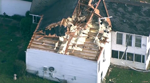 Мощные торнадо и ураганы обрушились на США