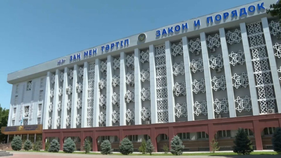 Шымкентте полицейлерге киберволонтерлер көмектеседі